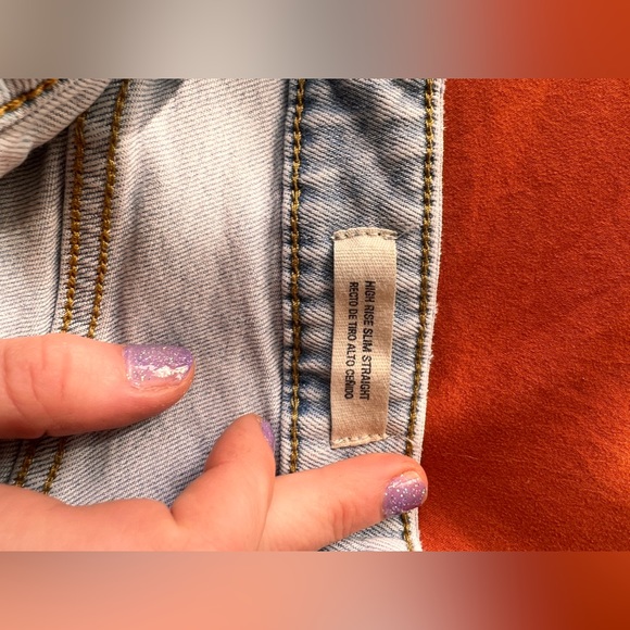 Universal thread size 30r light wash jeans good condition - Picture 6 of 7